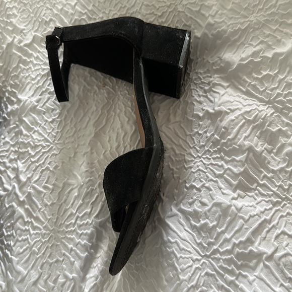 Small block heels - Picture 3 of 4